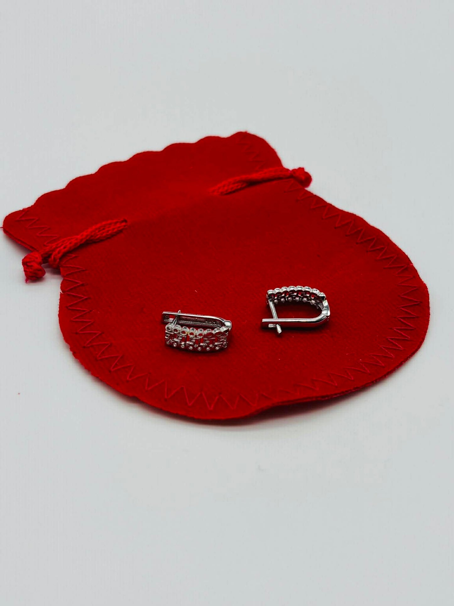 AmaraBloom White Earrings